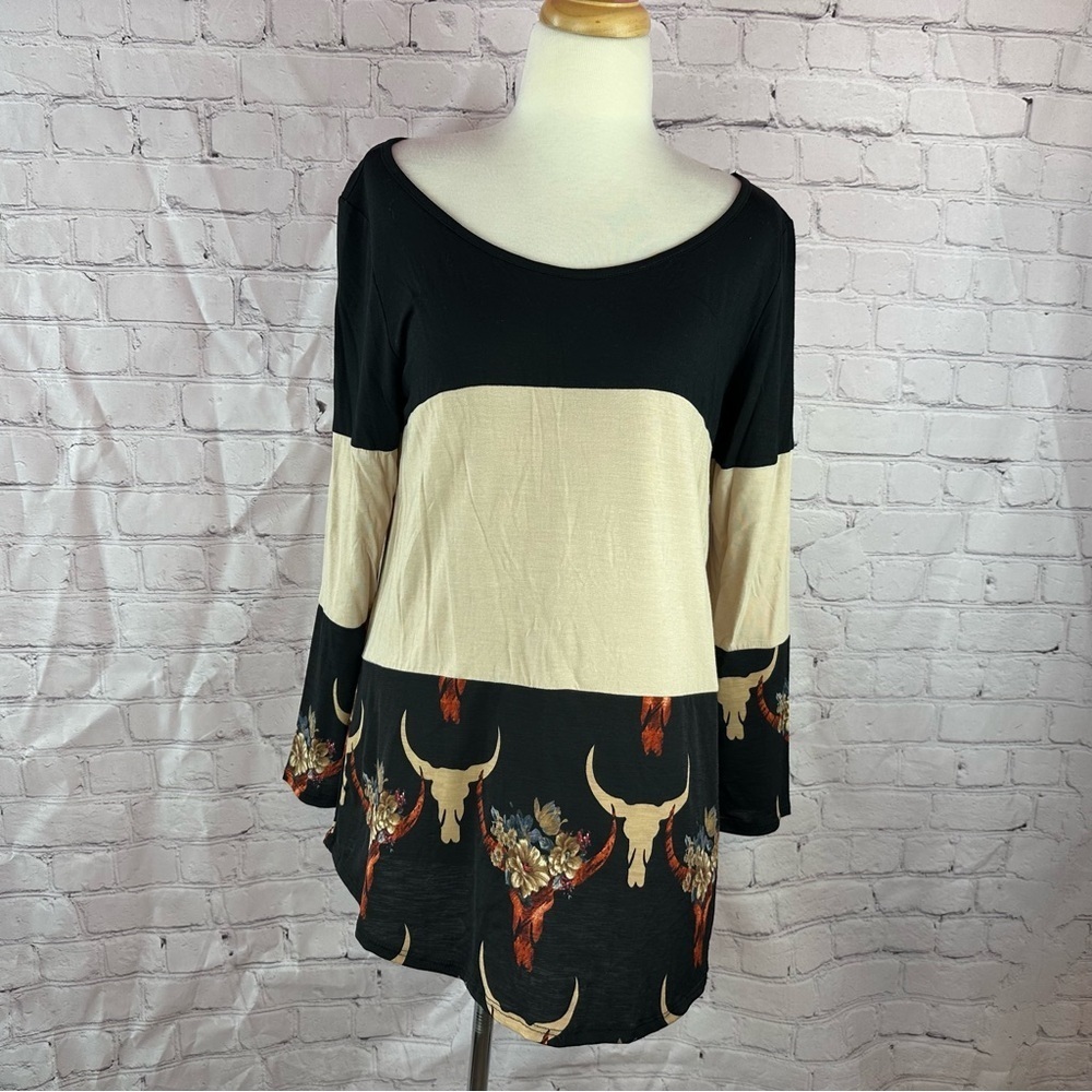 NWT lovely J boutique Womens Top tunic Bull Skull boho western colorblock